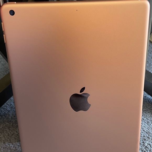Brand New 32gb (8th Generation) IPad-Rose Gold, Never Used, Wi-Fi, Model A2270 - Picture 7 of 10